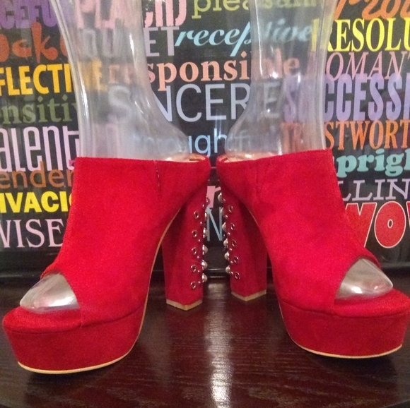 Red Power Platforms - Picture 4 of 4